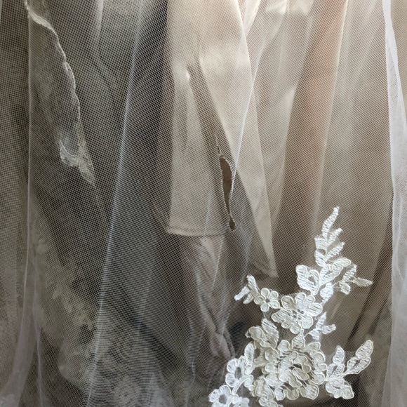 Eddy K Wedding dress - Picture 4 of 8